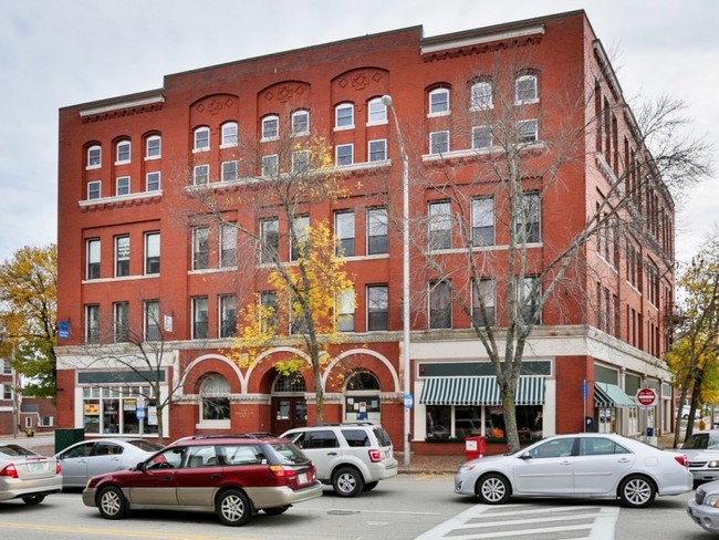 Washington Tower in Dover, NH - Building Photo - Primary Photo