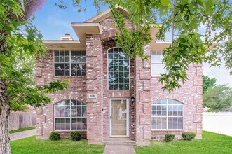 100 Hunter Dr in Cedar Hill, TX - Building Photo - Building Photo