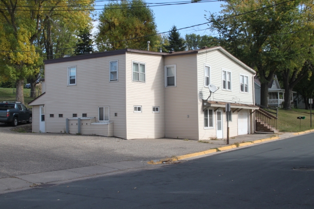 110 Loretto St in Loretto, MN - Foto de edificio