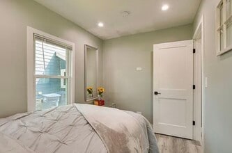 1675 S Cora St in Park Ridge, IL - Foto de edificio - Building Photo