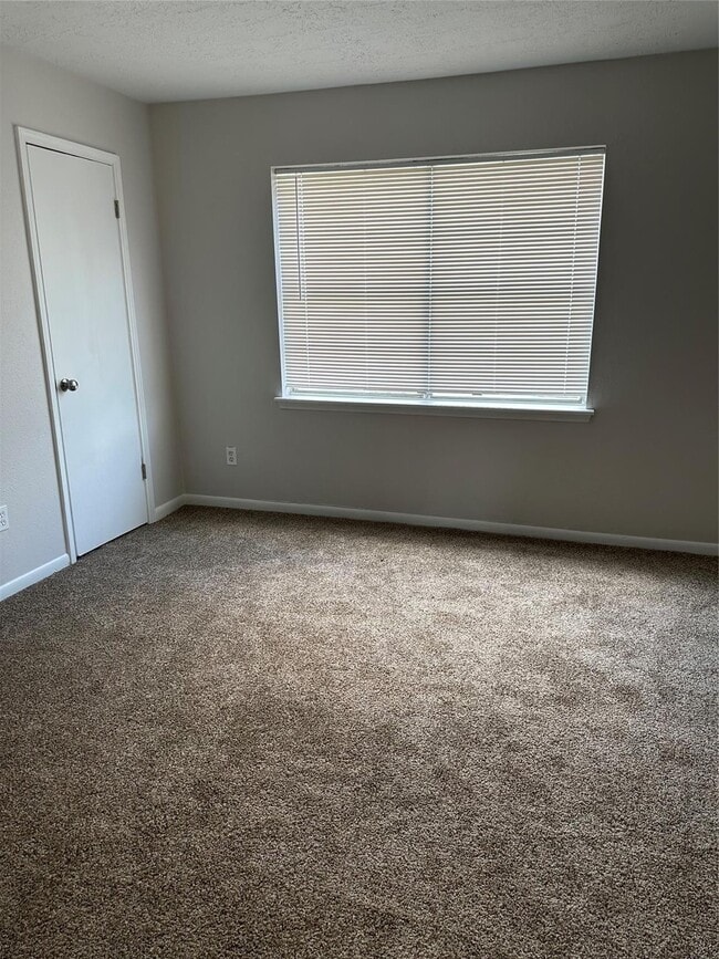 13511 Castilian Dr in Houston, TX - Building Photo - Building Photo