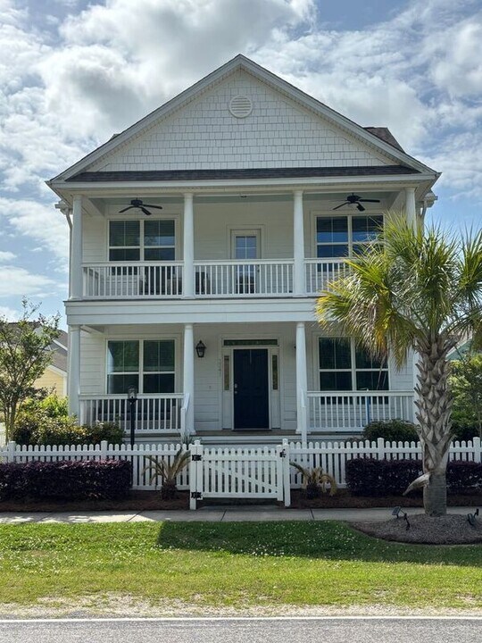 3341 Stockdale St in Mount Pleasant, SC - Building Photo