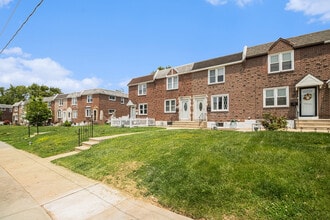 1075 Stratford Rd in Glenolden, PA - Building Photo - Building Photo