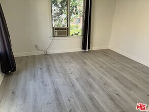 243 N Swall Dr in Beverly Hills, CA - Building Photo - Building Photo