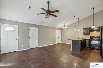 1338 N Curtis Ct in Wichita, KS - Building Photo - Building Photo