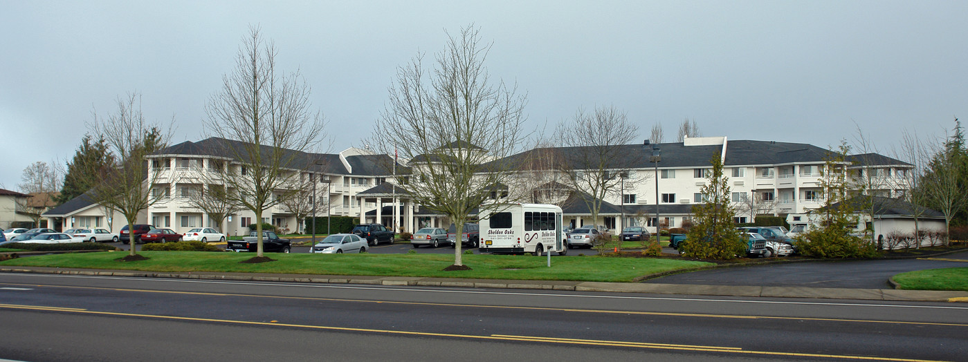 Holiday Sheldon Oaks in Eugene, OR - Building Photo