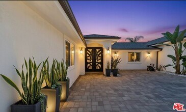 6243 Berquist Ave in Los Angeles, CA - Building Photo - Building Photo