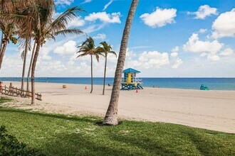 2101 S Surf Rd in Hollywood, FL - Building Photo - Building Photo