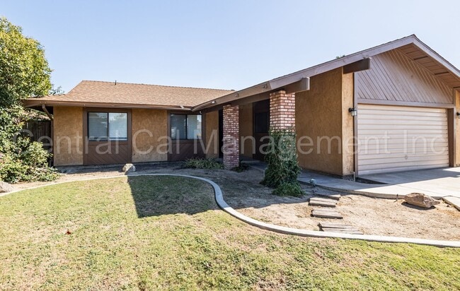 4105 Thatch Ave in Bakersfield, CA - Foto de edificio - Building Photo