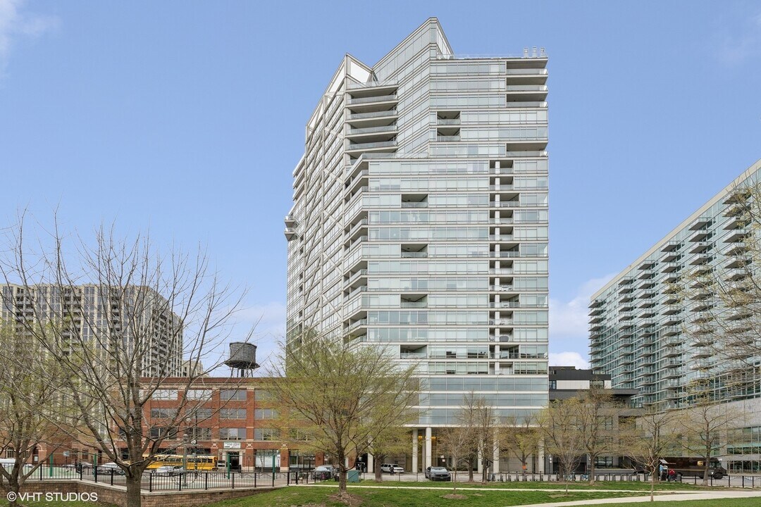 510 W Erie St in Chicago, IL - Foto de edificio