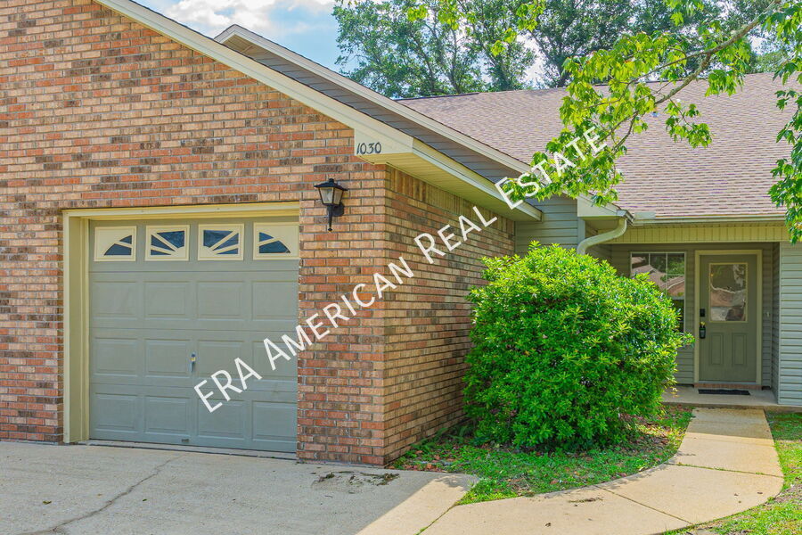 1030 Blue Ridge Dr in Fort Walton Beach, FL - Building Photo