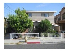 2513 Carnegie Ln in Redondo Beach, CA - Building Photo - Building Photo