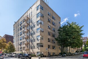 100 Bennett Ave in New York, NY - Building Photo