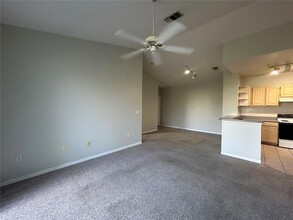 5607 Legacy Crescent Pl, Unit 301 in Riverview, FL - Building Photo - Building Photo