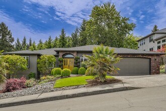 13796 SW Hillshire Dr in Tigard, OR - Foto de edificio - Building Photo