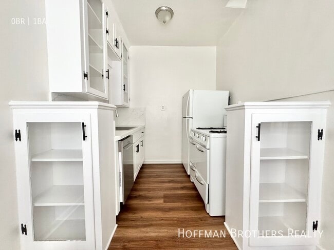 800 N Las Palmas Ave in Los Angeles, CA - Building Photo - Building Photo