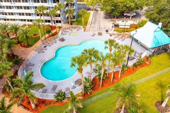 West Bay Village in Kissimmee, FL - Building Photo - Building Photo