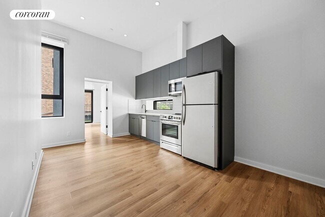 317 W 51st St