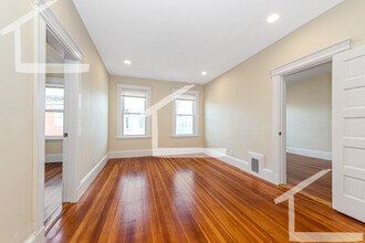 14 Brackett St, Unit 1 in Boston, MA - Building Photo - Building Photo