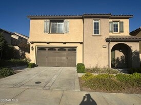 7124 Baneberry Ave in Moorpark, CA - Building Photo