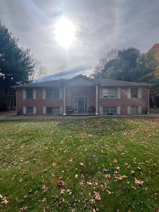101 High St-Unit -#3 in Canfield, OH - Building Photo