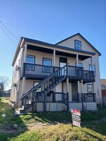 1015 30th St, Unit 1 in Galveston, TX - Building Photo