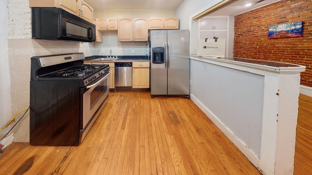 2 Mark St in Boston, MA - Building Photo