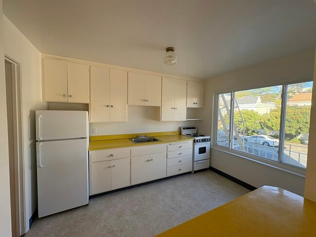 property at 2901 Cabrillo St