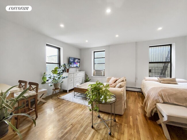 200 W 123rd St in New York, NY - Building Photo - Building Photo