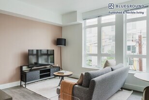 104 12th Ave in Seattle, WA - Building Photo