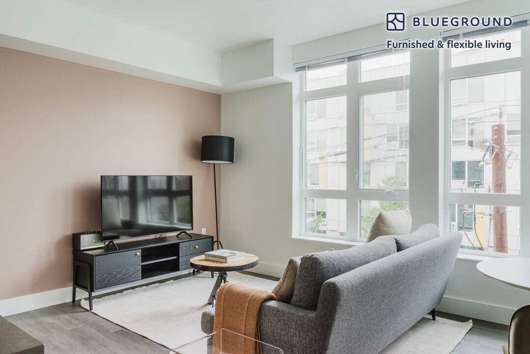 104 12th Ave in Seattle, WA - Building Photo