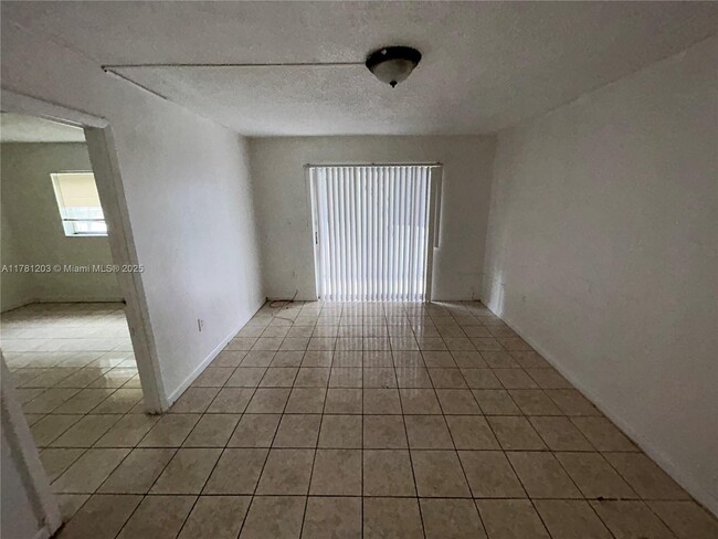 6503 Winfield Blvd in Margate, FL - Building Photo - Building Photo