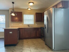 6804 Trevino Way in Florence, KY - Building Photo - Building Photo