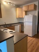 1312 13th St, Unit A in Hood River, OR - Building Photo - Building Photo