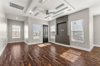 3877 Sam Cir in Dallas, TX - Building Photo - Building Photo