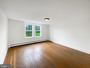 62 NJ-31 in Pennington, NJ - Building Photo - Building Photo