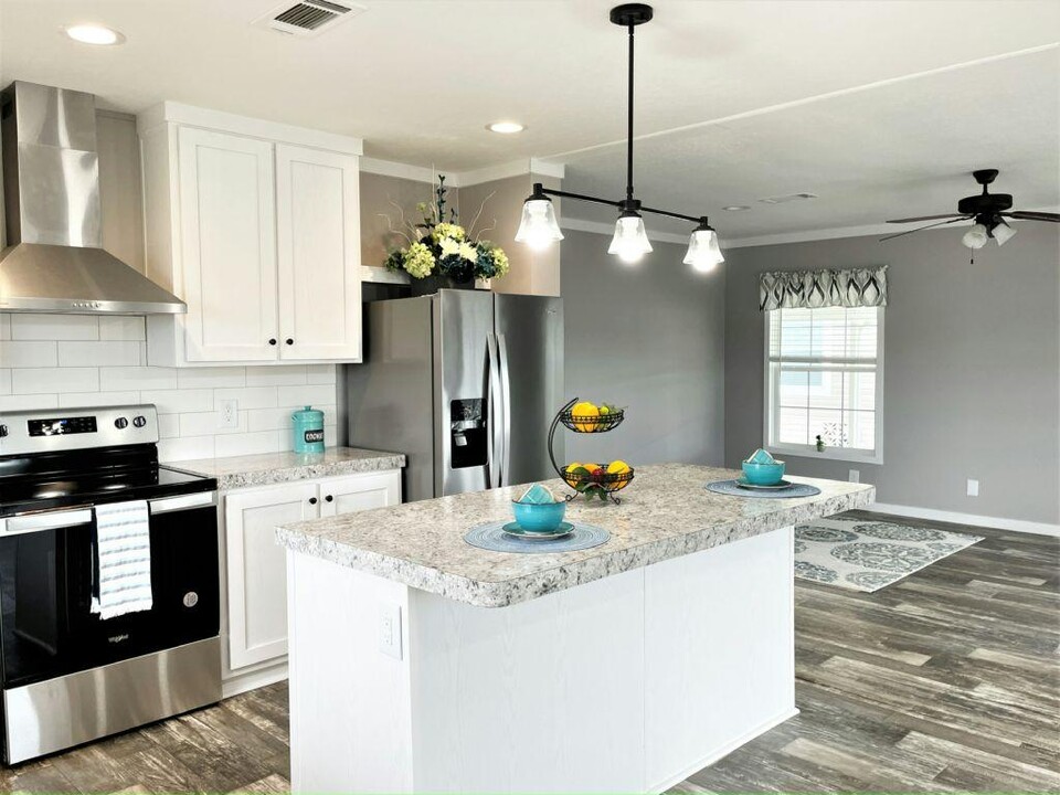 10791 SW 30th Ave in Ocala, FL - Building Photo
