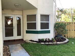 3581 Simms St in Hollywood, FL - Building Photo - Building Photo