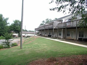 Campus Ridge Apartments in Athens, GA - Building Photo - Building Photo