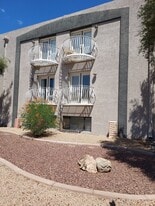 724 E Devonshire Ave, Unit 204 in Phoenix, AZ - Building Photo