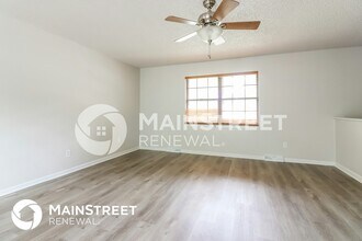 404 SW Redwood Dr in Blue Springs, MO - Building Photo - Building Photo