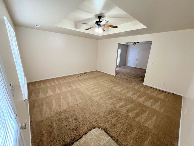 16835 Huntington Ln in St. Robert, MO - Building Photo - Building Photo