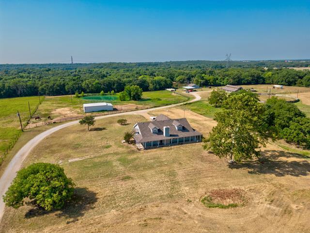 10926 FM 902 in Collinsville, TX - Building Photo