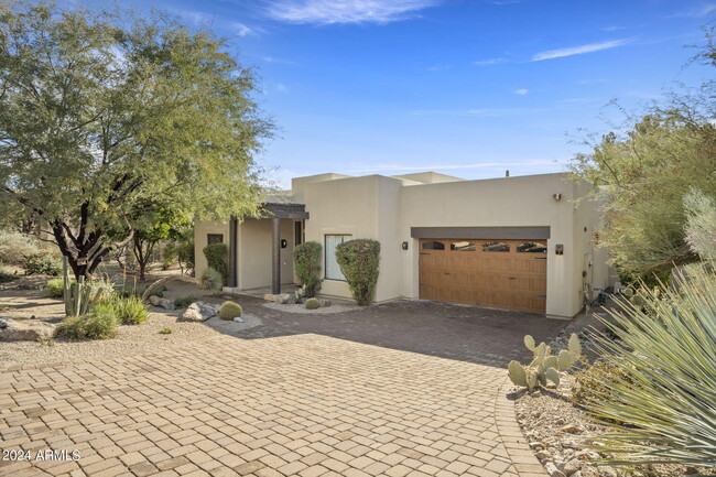 3105 E Arroyo Hondo Rd in Carefree, AZ - Building Photo - Building Photo