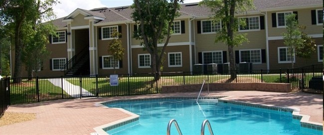 Silurian Pond in Pensacola, FL - Foto de edificio - Other