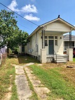 2631 Jonquil St in New Orleans, LA - Building Photo