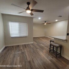 1460 Sheafe Ave NE in Palm Bay, FL - Foto de edificio - Building Photo