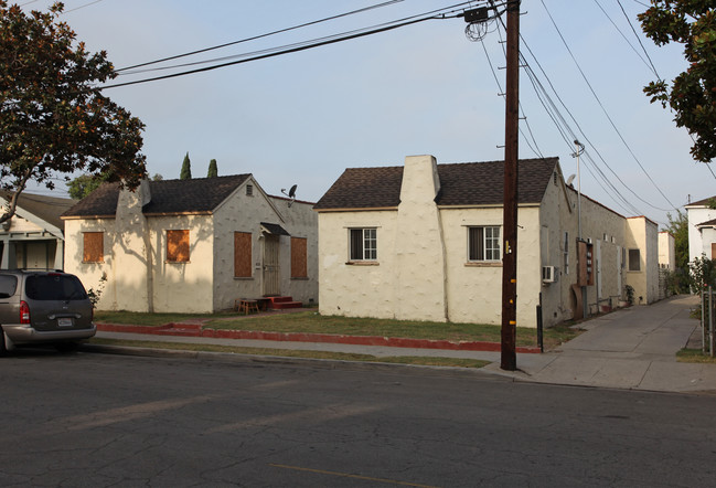 6317-6323 Pine Ave in Bell, CA - Foto de edificio - Building Photo