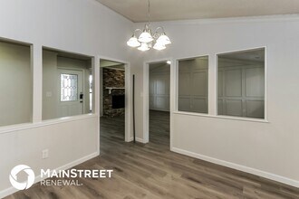 1421 Pine Hill Dr in Garland, TX - Foto de edificio - Building Photo