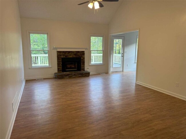 5825 Millers Pond Ln in Powder Springs, GA - Building Photo - Building Photo
